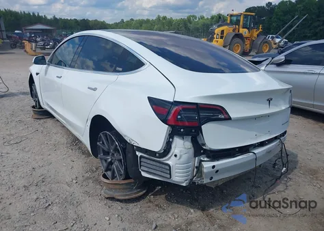 2018 Tesla Model 3 Long Range/Performance z USA, uszkodzony, nr VIN 5YJ3E1EB0JF093846